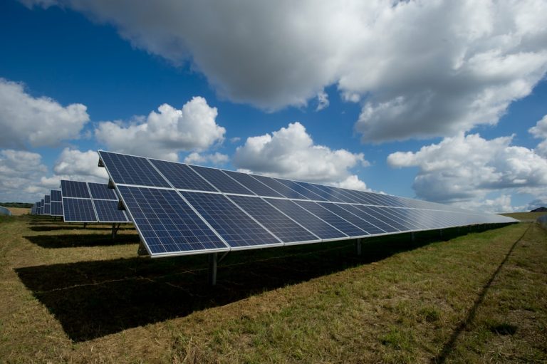 L’impact des technologies de stockage énergétique sur les relations géopolitiques